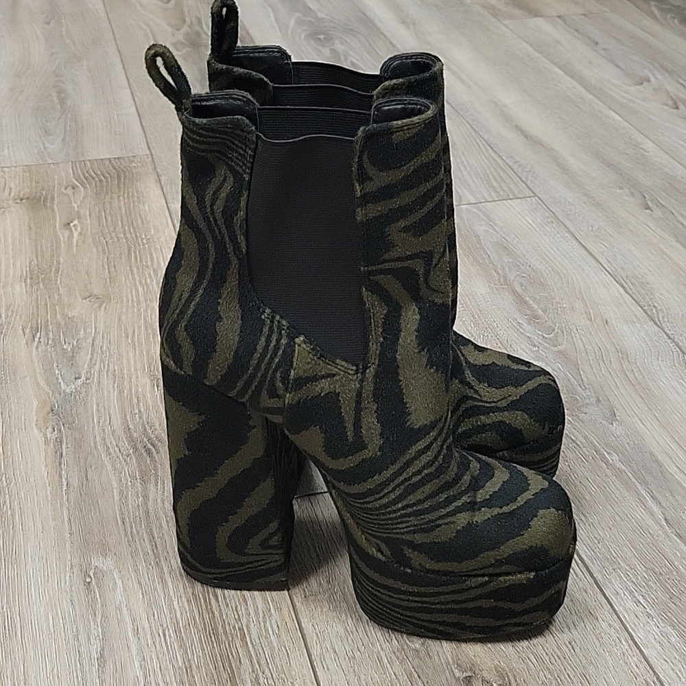 Jessica Simpson SIze 9 Green Zebra Print Shamira Platform Boots NEW